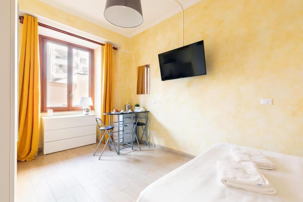 Private Suite In A Guest House With Private Bathroom N3 Rome Luaran gambar