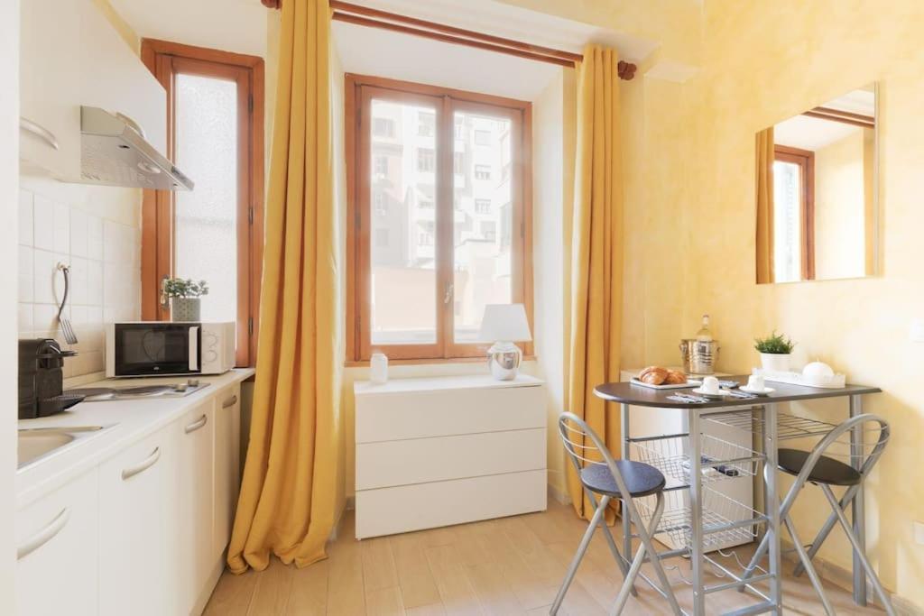 Private Suite In A Guest House With Private Bathroom N3 Rome Luaran gambar
