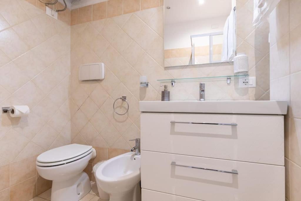 Private Suite In A Guest House With Private Bathroom N3 Rome Luaran gambar